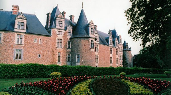 castle in the loire valley